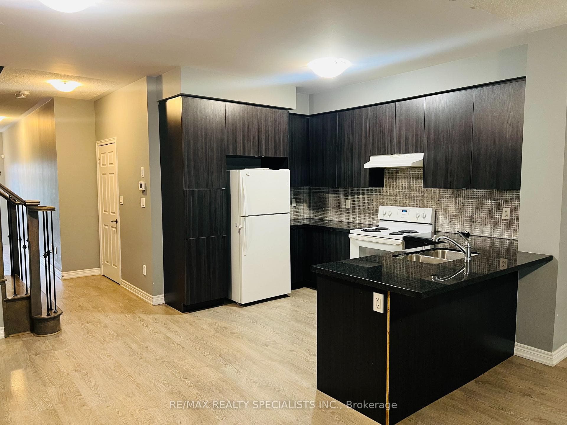 49 Doris Pawley Crescent photo 8