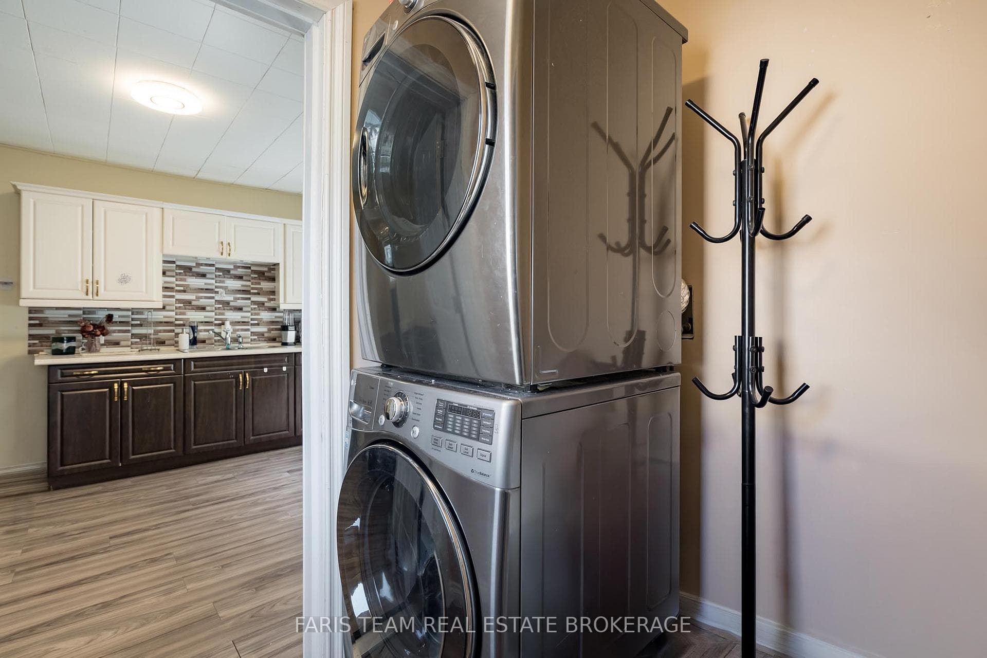 275 Gill Street photo 29