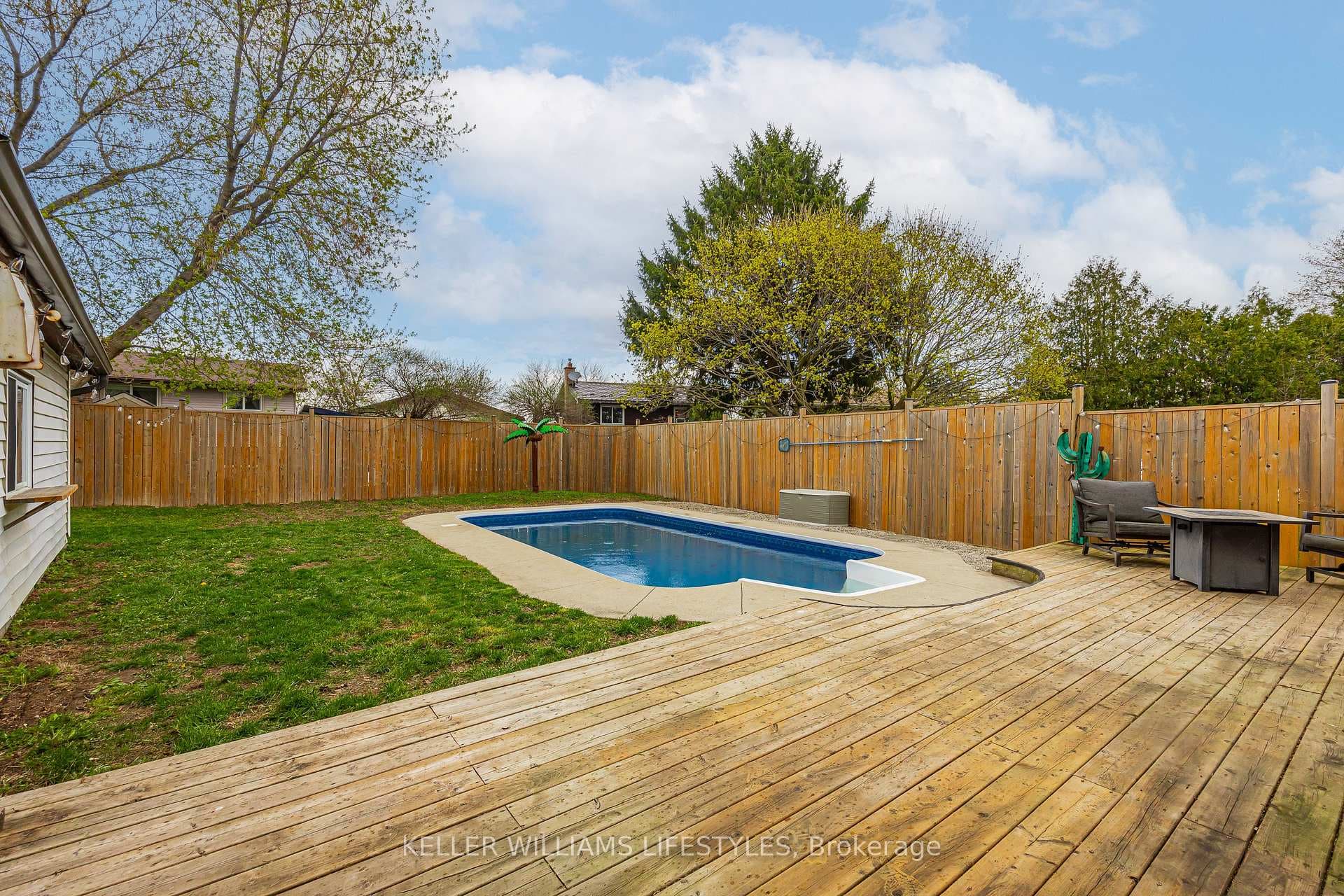 20 Gatewood Crescent photo 5