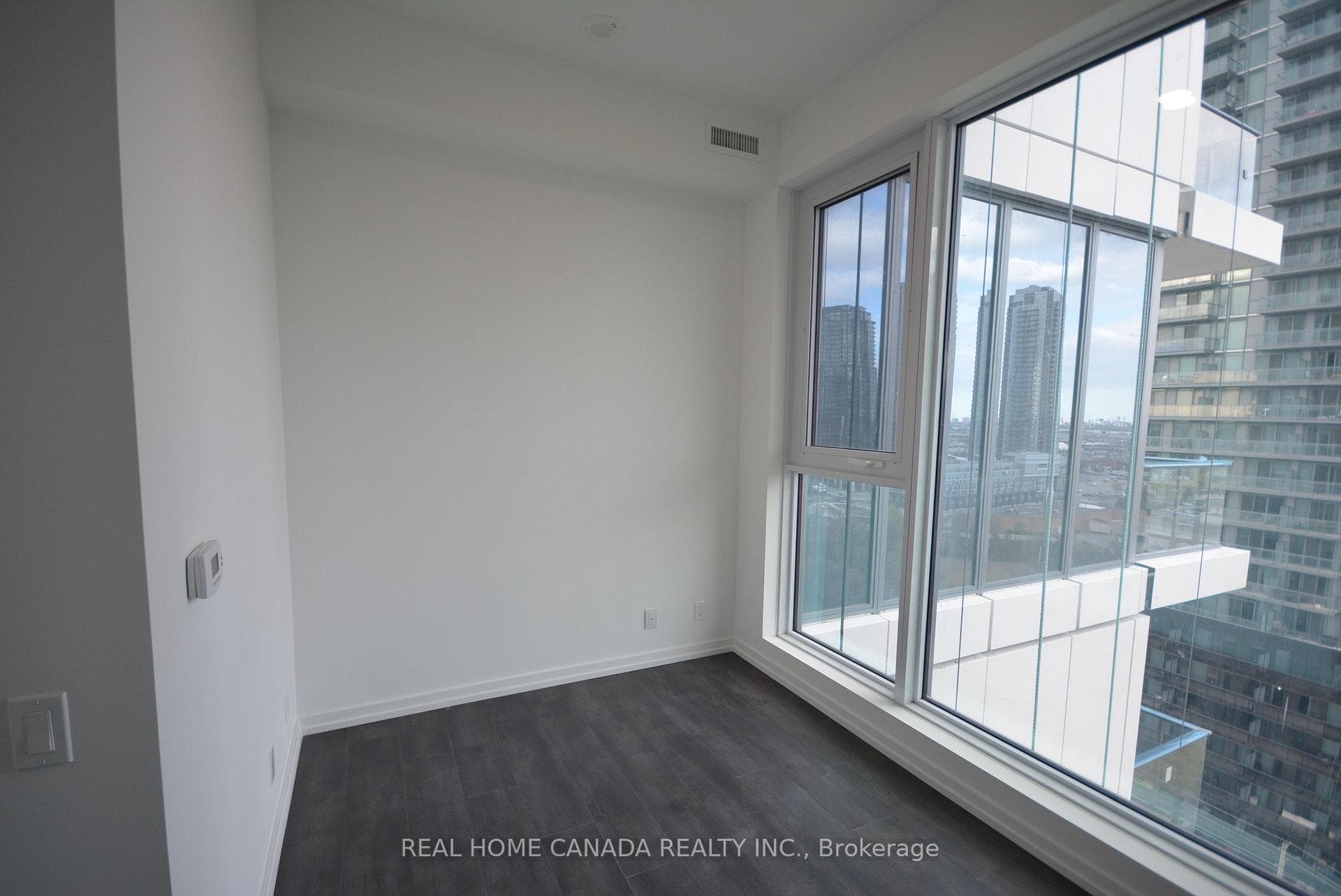 7890 Jane Street Unit 1712 photo 9