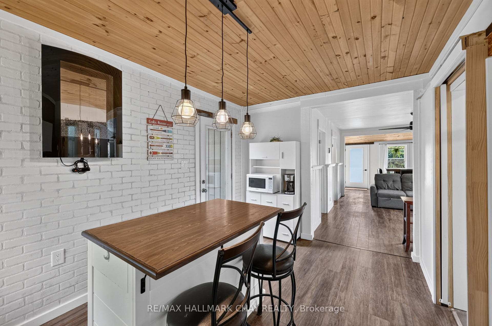 8 Myrtle Avenue photo 11