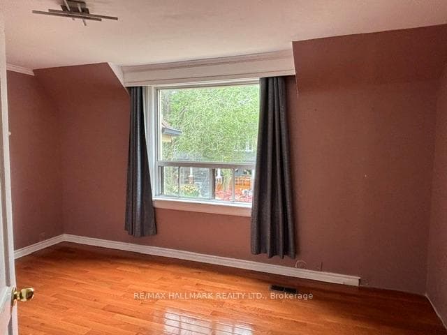 33 Salem Avenue Unit Upper photo 4