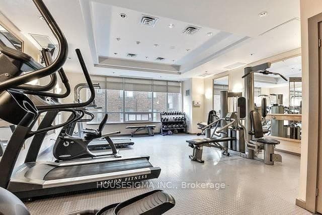 212 Eglinton Avenue Unit 1410 photo 16
