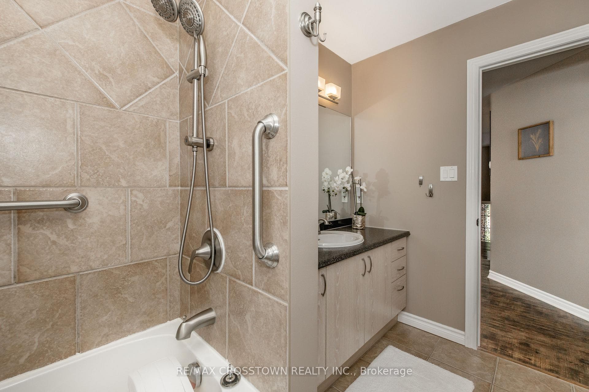 11 Revelstoke Court photo 23