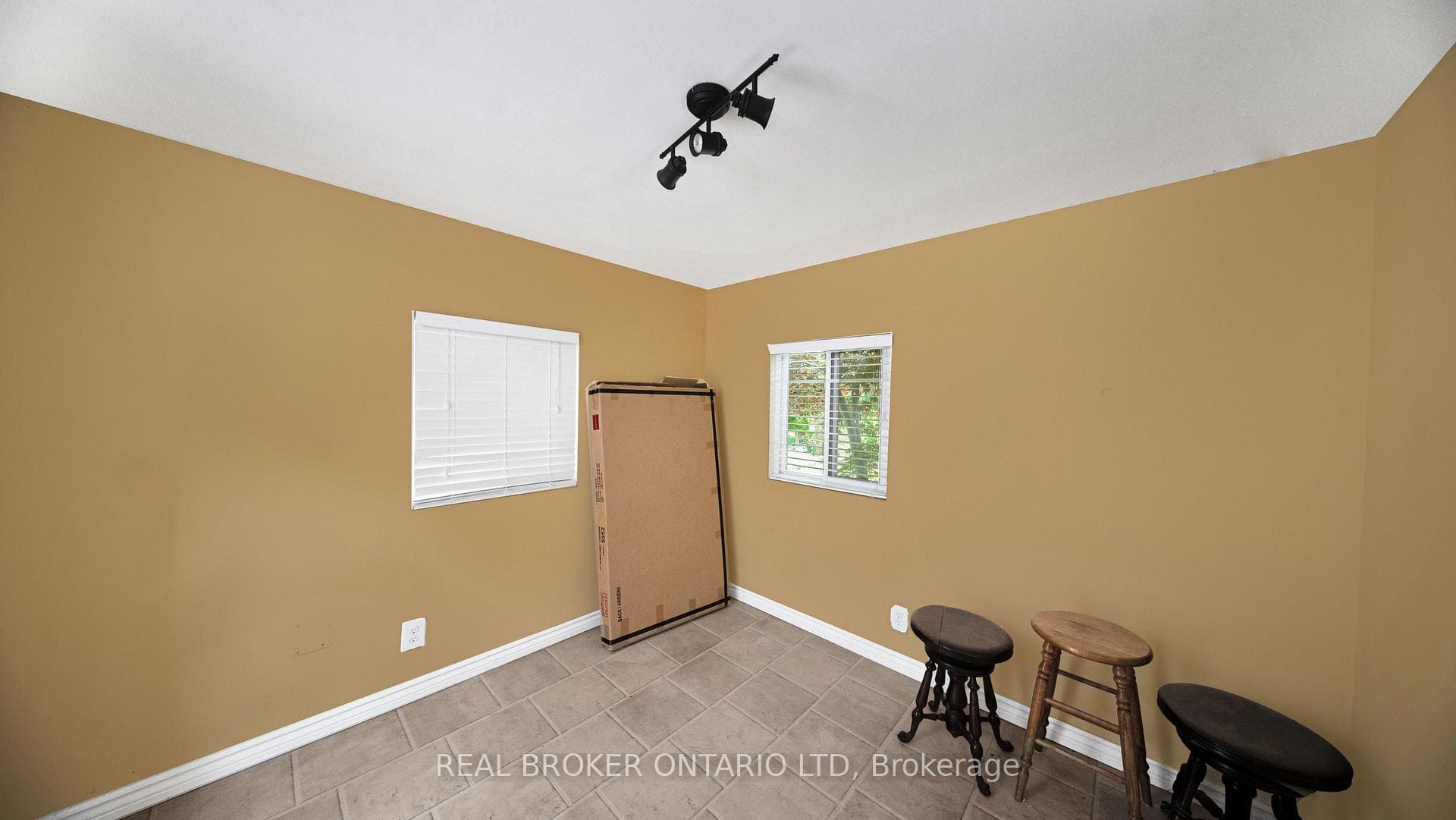 74 Sterling Street photo 21