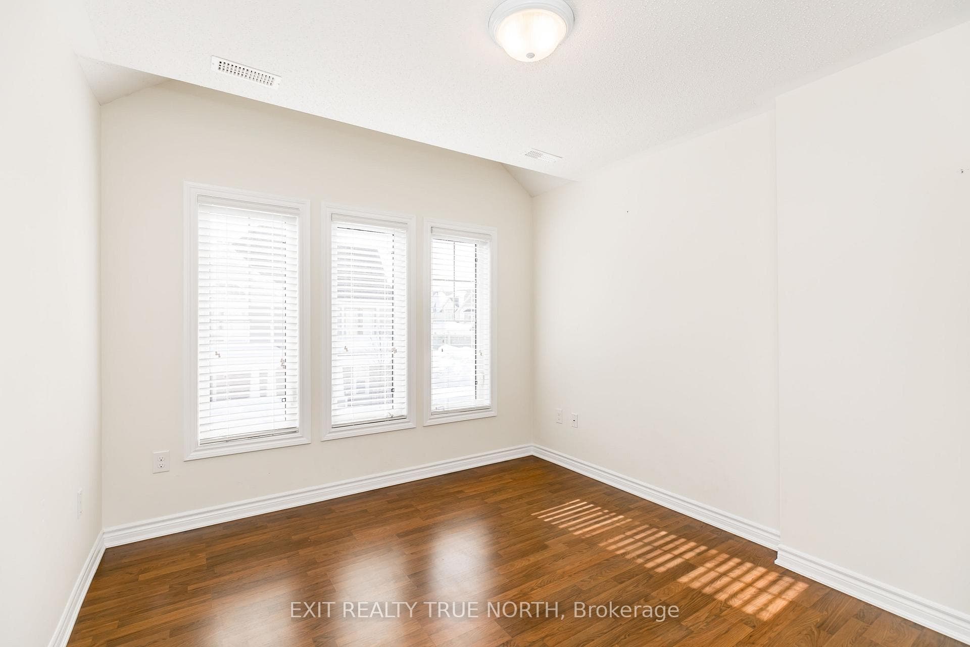 4 Carnoustie Lane photo 17