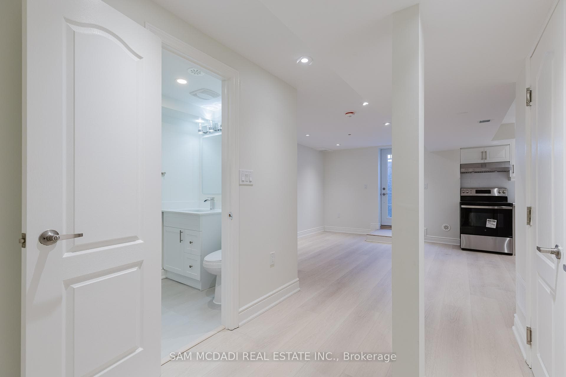 5489 Festival Drive photo 12