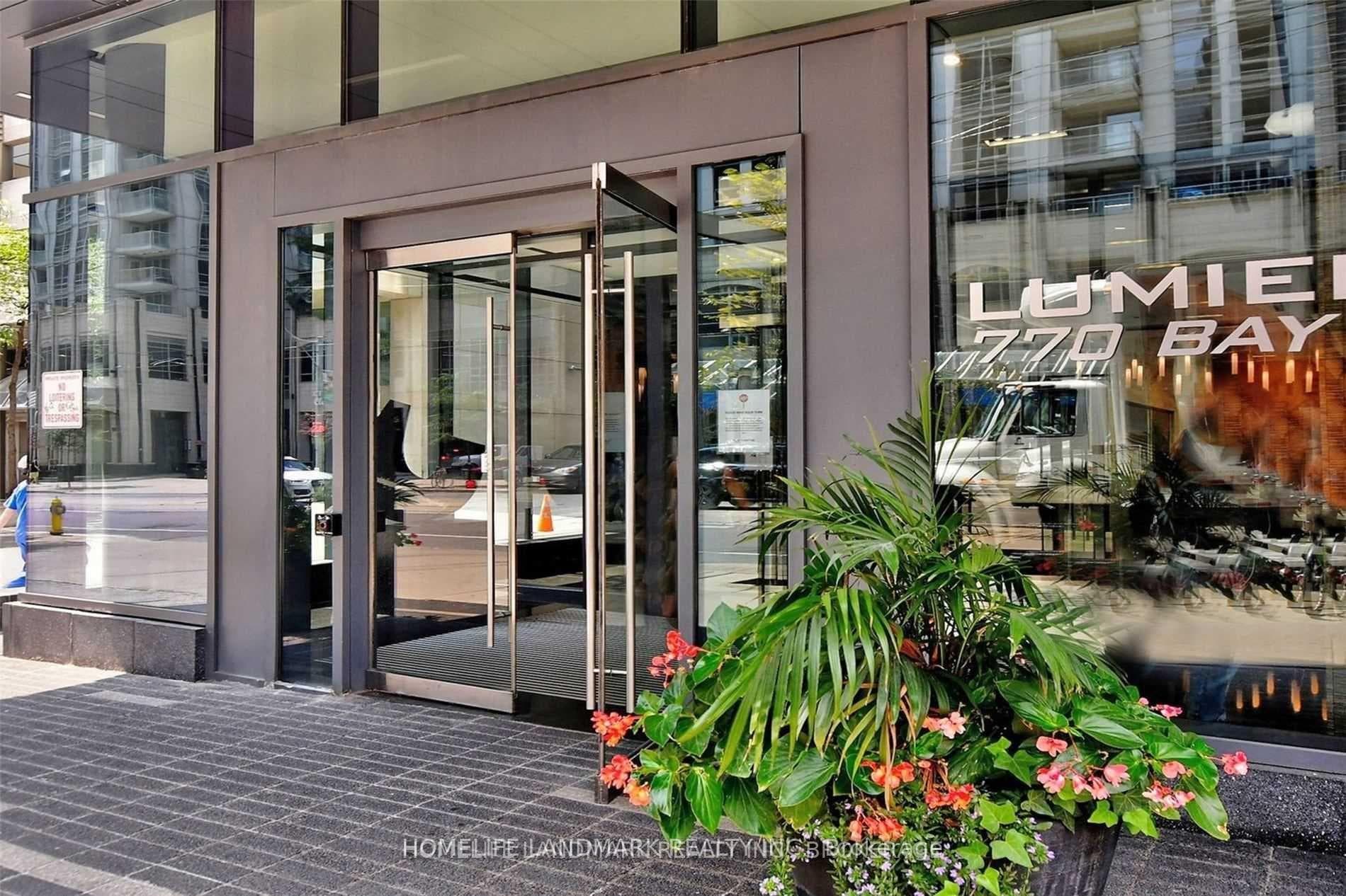 770 Bay Street Unit 2508 photo 3