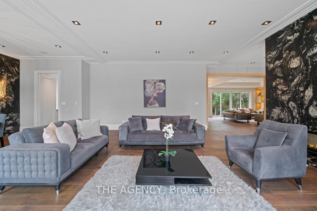 8 Frivick Court photo 8