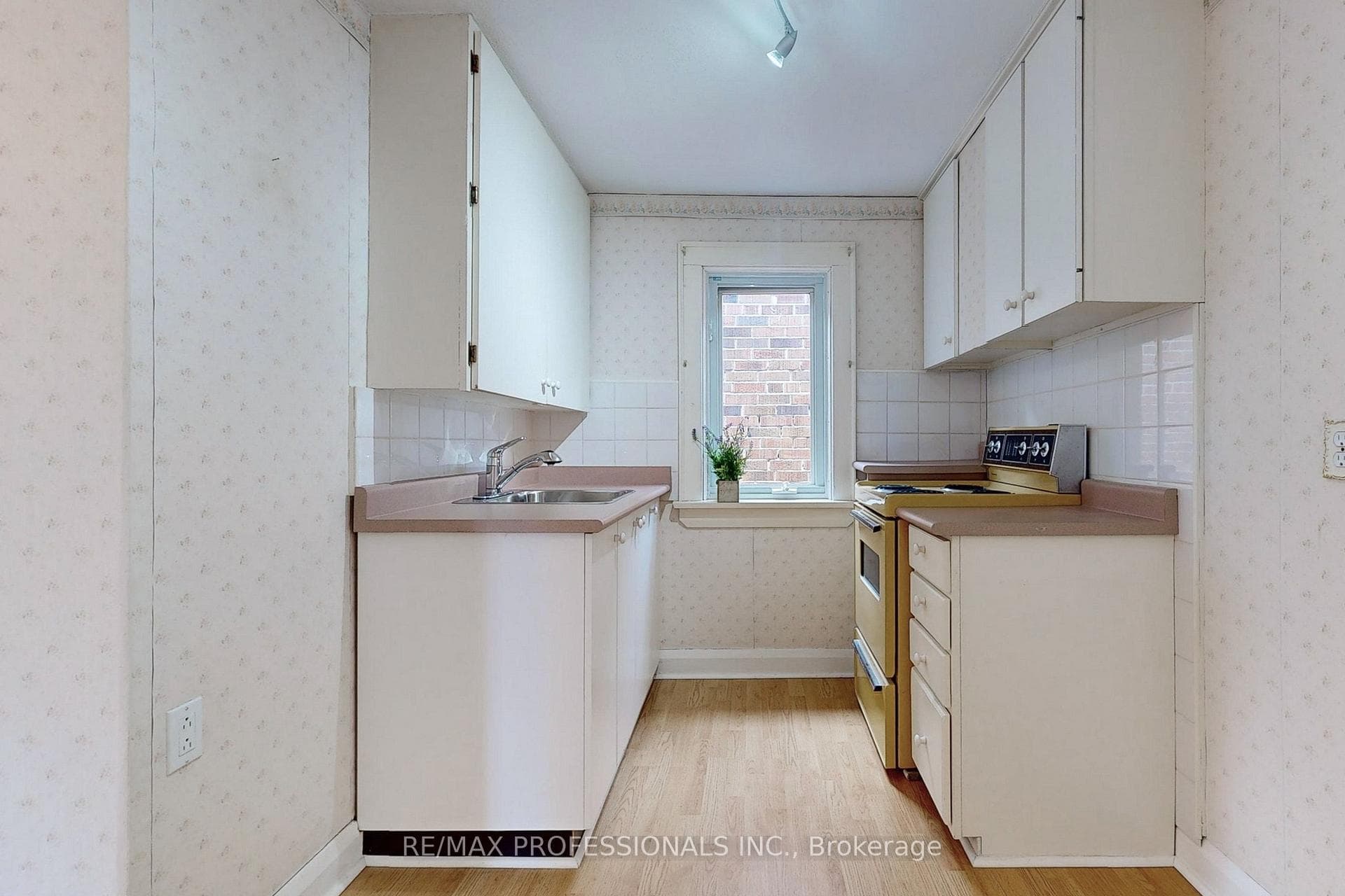 32 Hillside Avenue photo 24