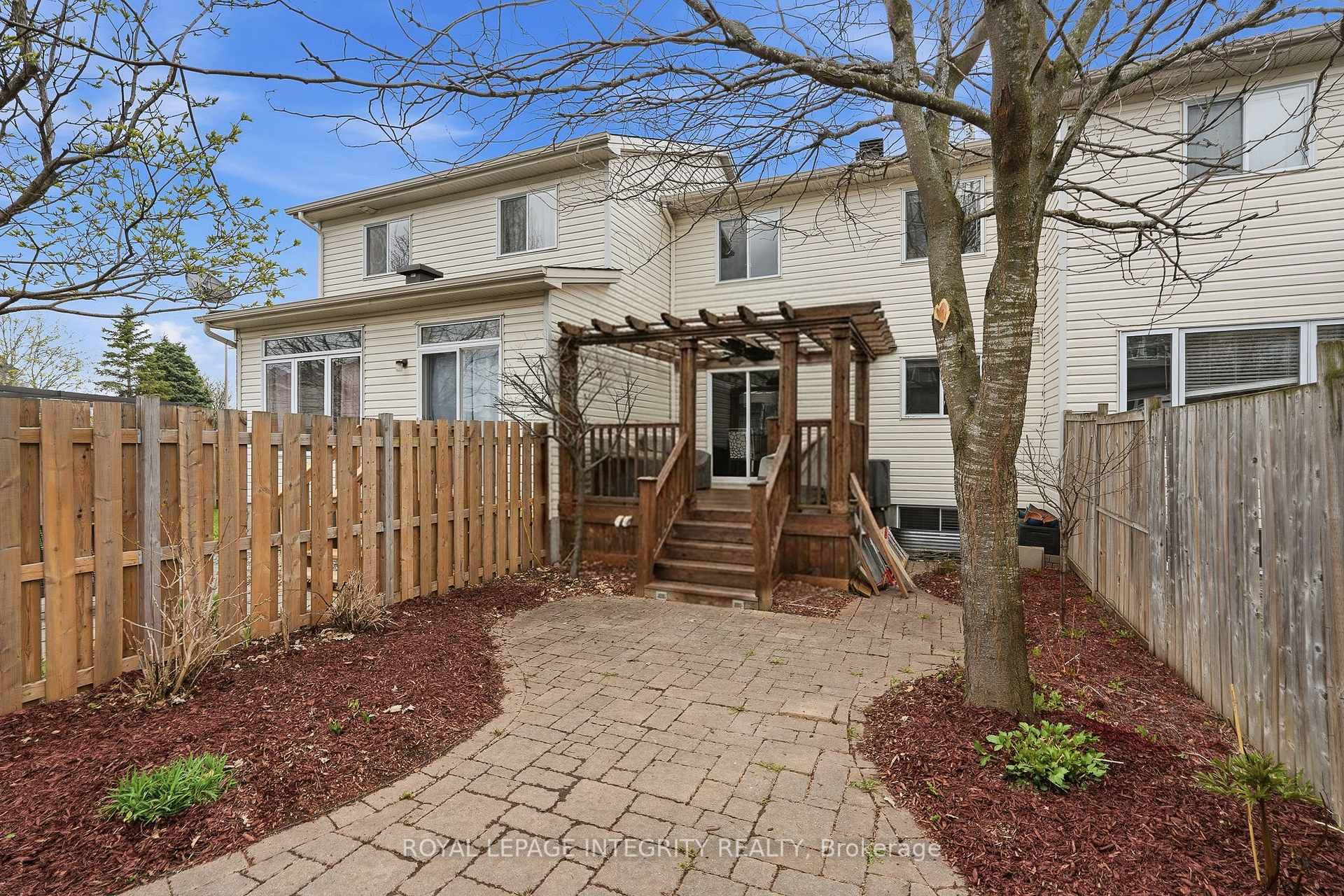 1073 Brasseur Crescent photo 27
