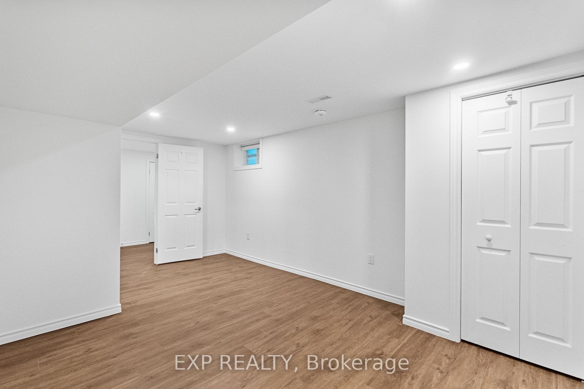 12 Mantz Crescent photo 41