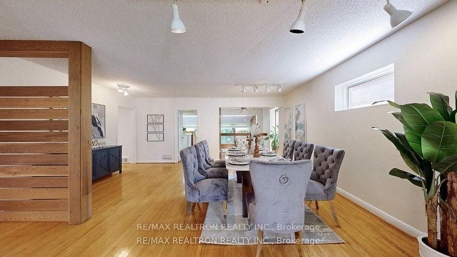 46 Hurlingham Crescent photo 21