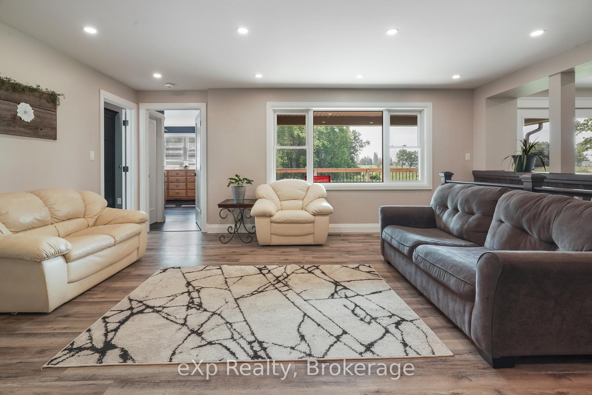 44032 Amberley Road photo 12