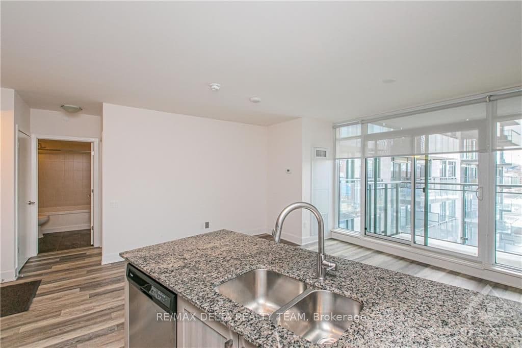 411 MACKAY Street Unit 516 photo 8