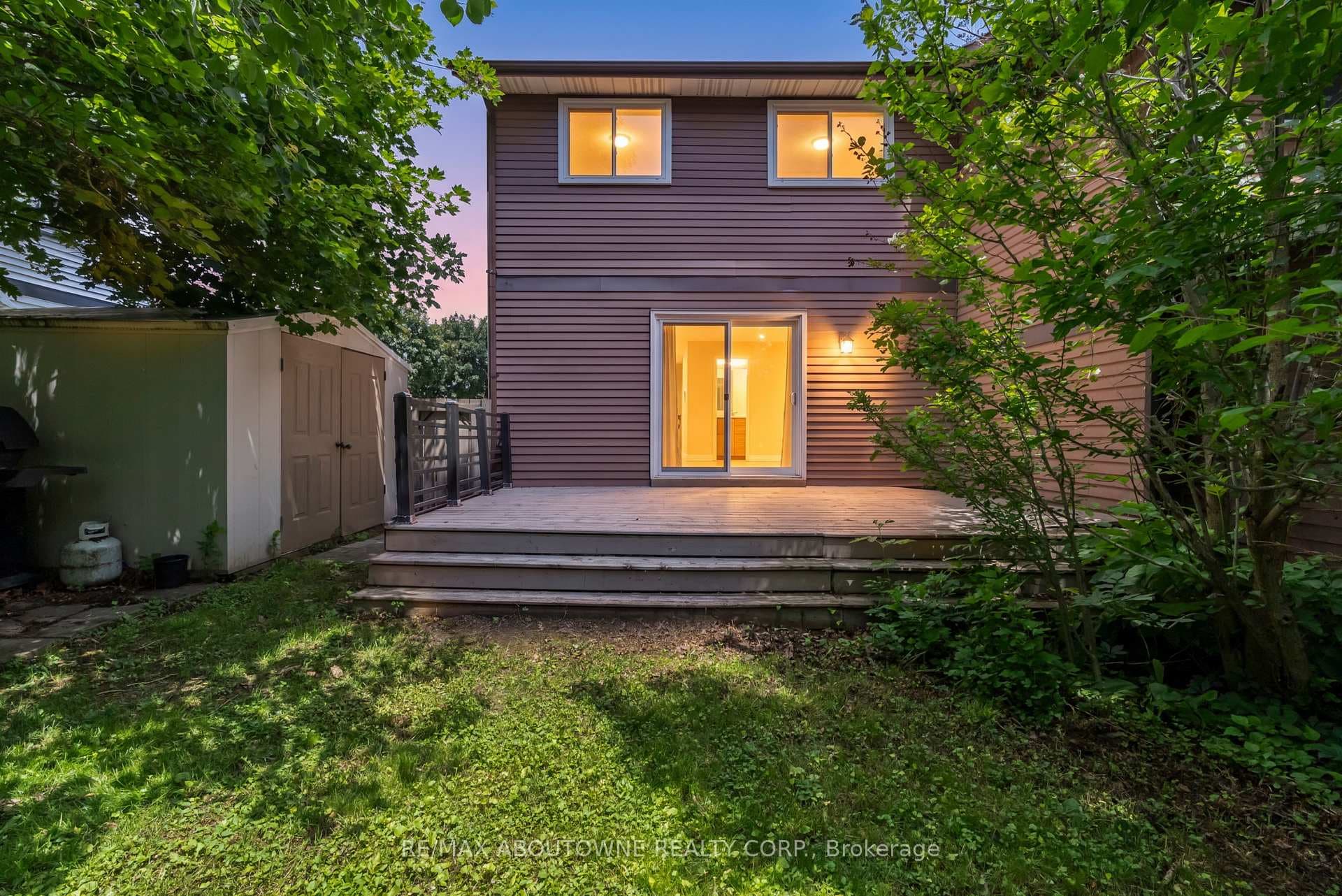 2260 Manchester Drive photo 2