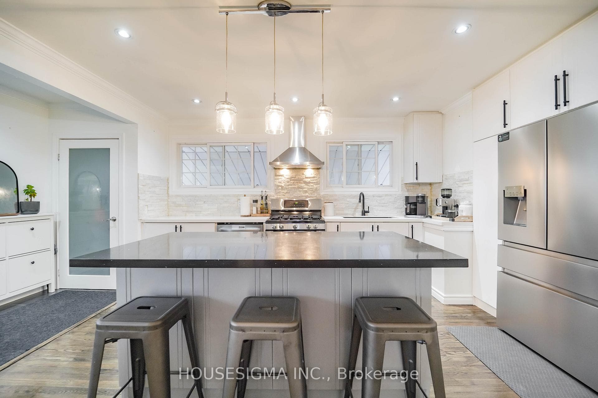 919 Central Park Boulevard photo 7