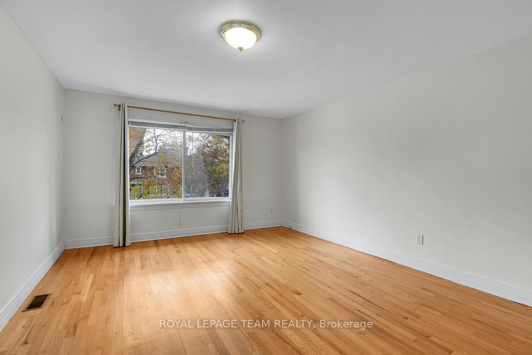 1104 Apolydor Avenue photo 17