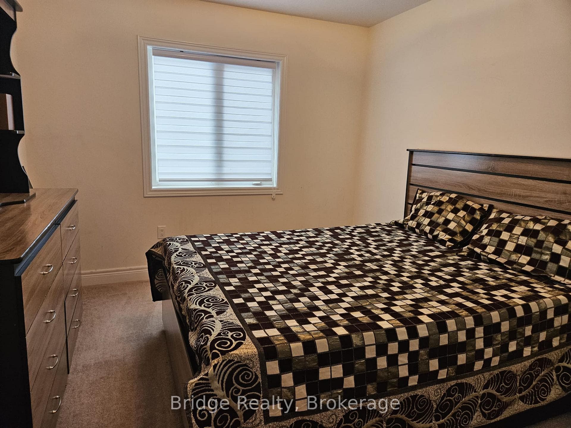 1060 Upper Thames Drive photo 15