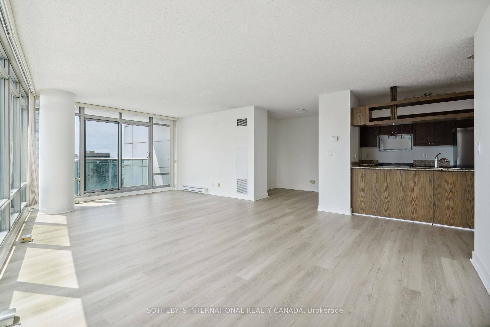 81 Navy Wharf Court Unit 1903 photo 7