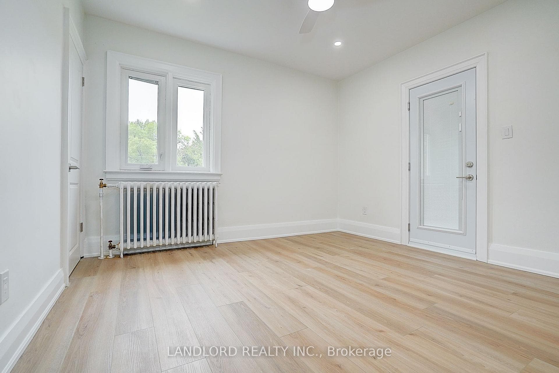 2520 Bloor Street Unit 12 photo 29