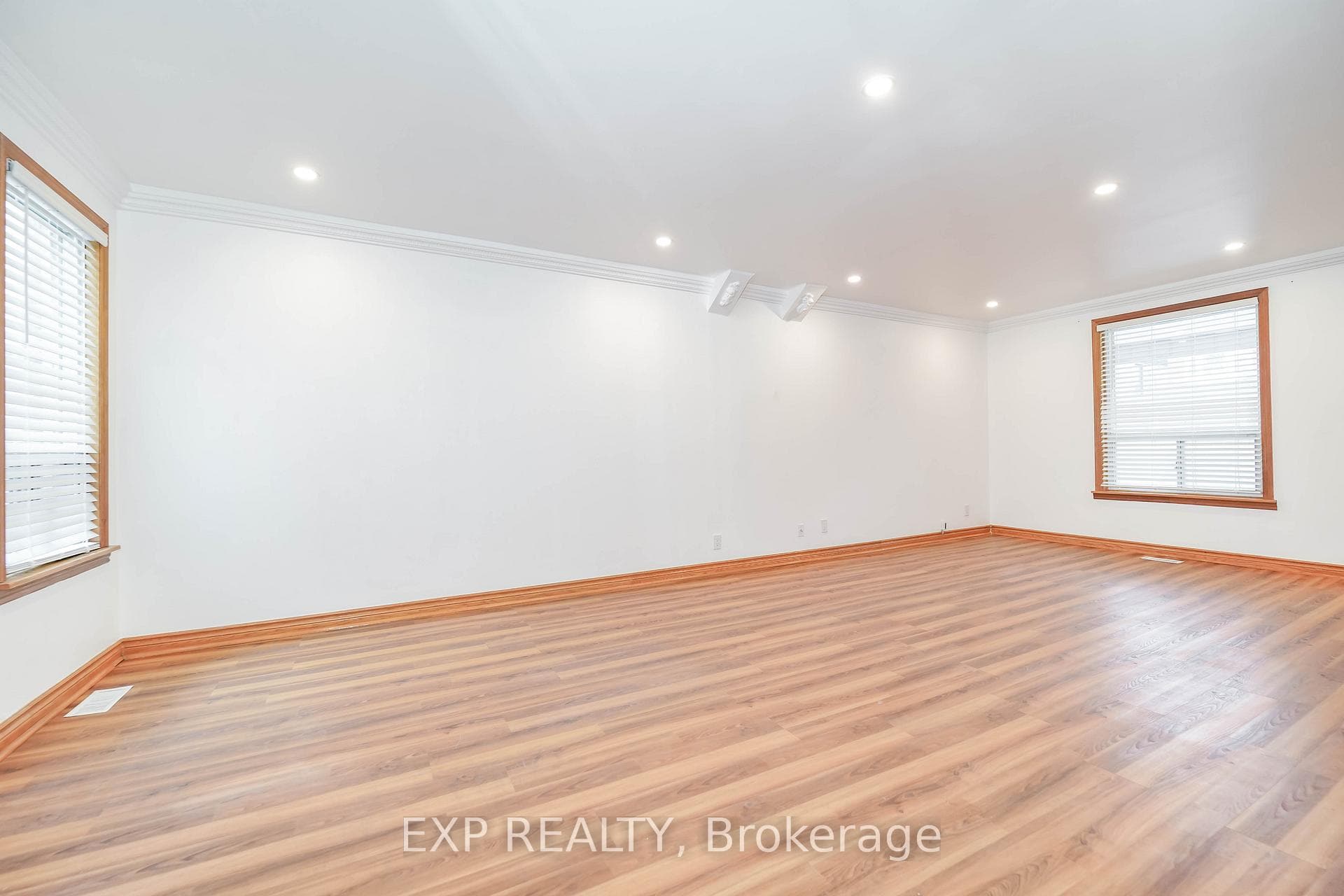 303 Wallace Avenue photo 10