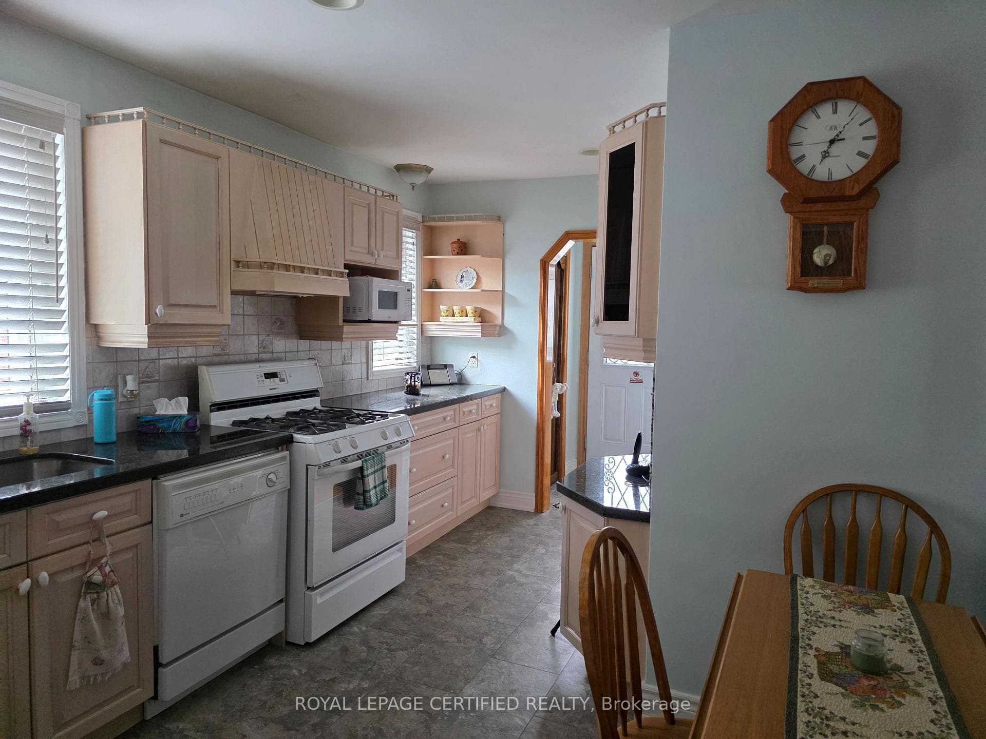 37 Shelley Street photo 3