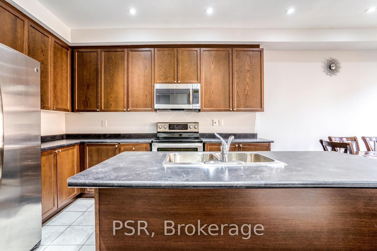 15 Quarrie Lane photo 13