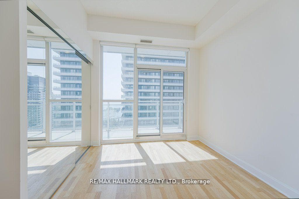 33 Shore Breeze Drive Unit 3701 photo 9
