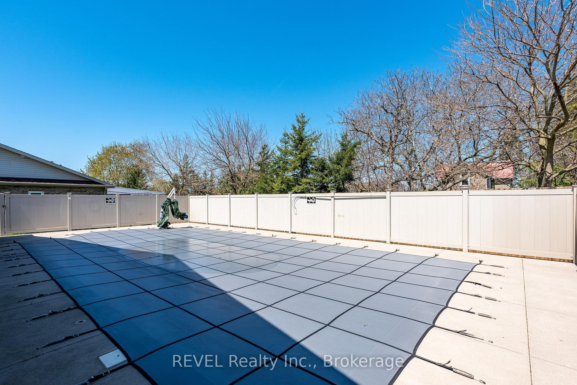 3918 PRIMROSE Lane photo 39
