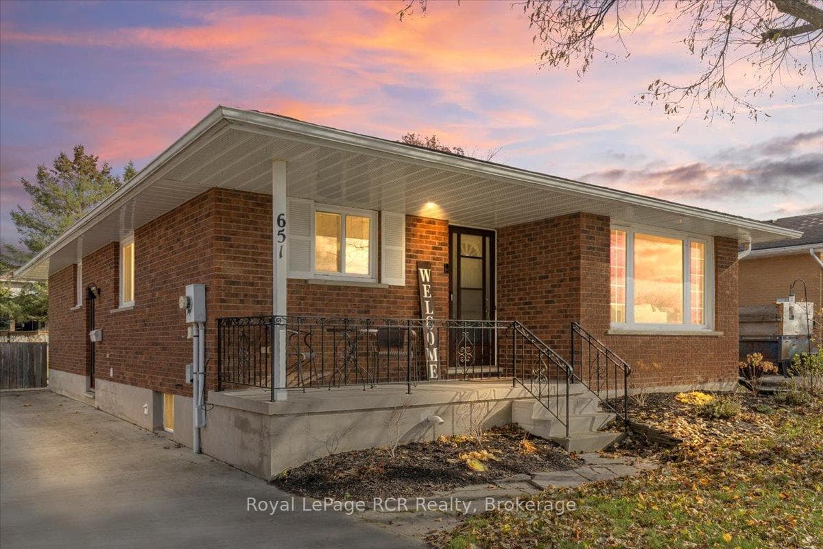 651 19th Avenue photo 32
