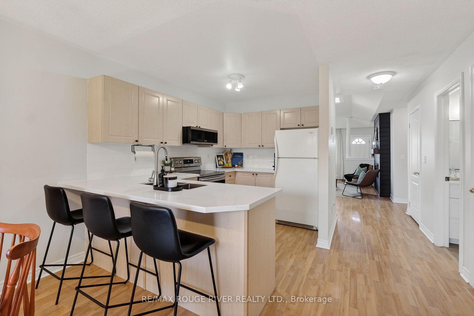 228 Ruttan Terrace photo 15