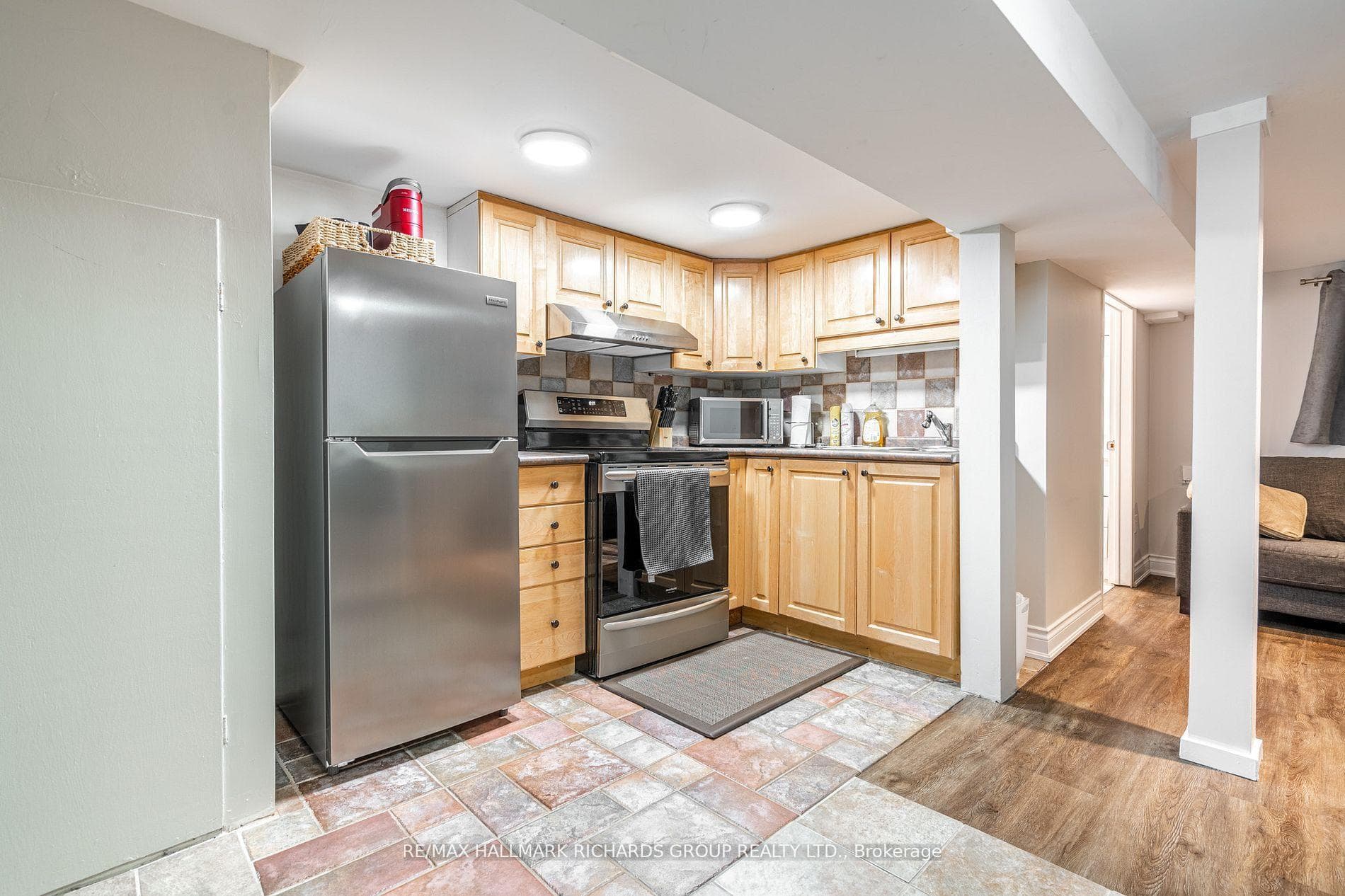 159 Bellefair Avenue Unit Lower photo 5