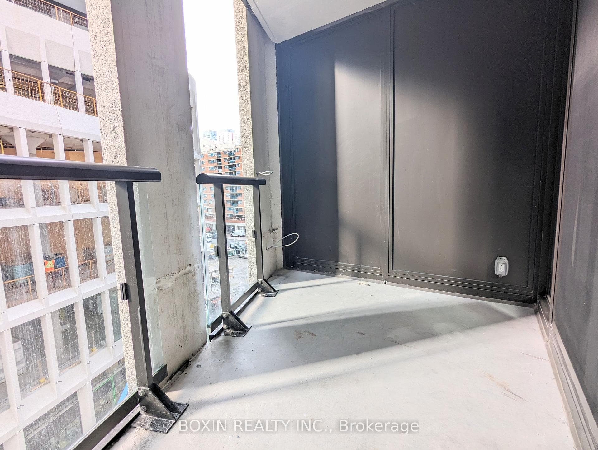 238 Simcoe Street Unit 406 photo 9