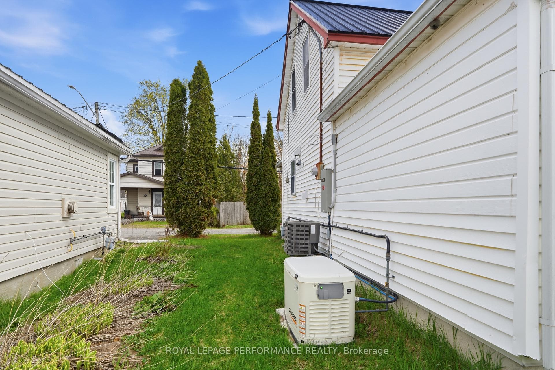 378 St. Joseph Street photo 15