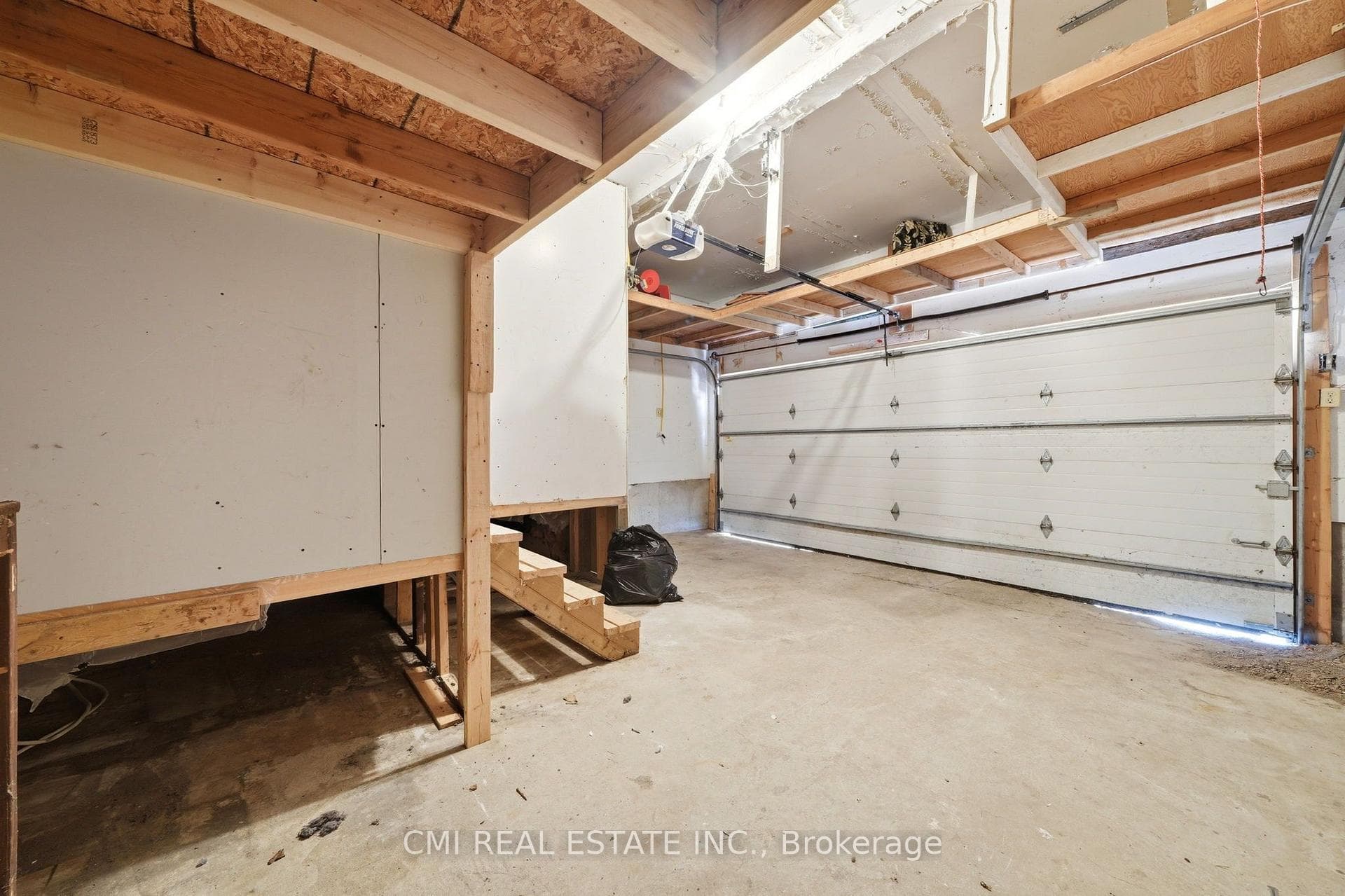 1 Mccuaig Court photo 38