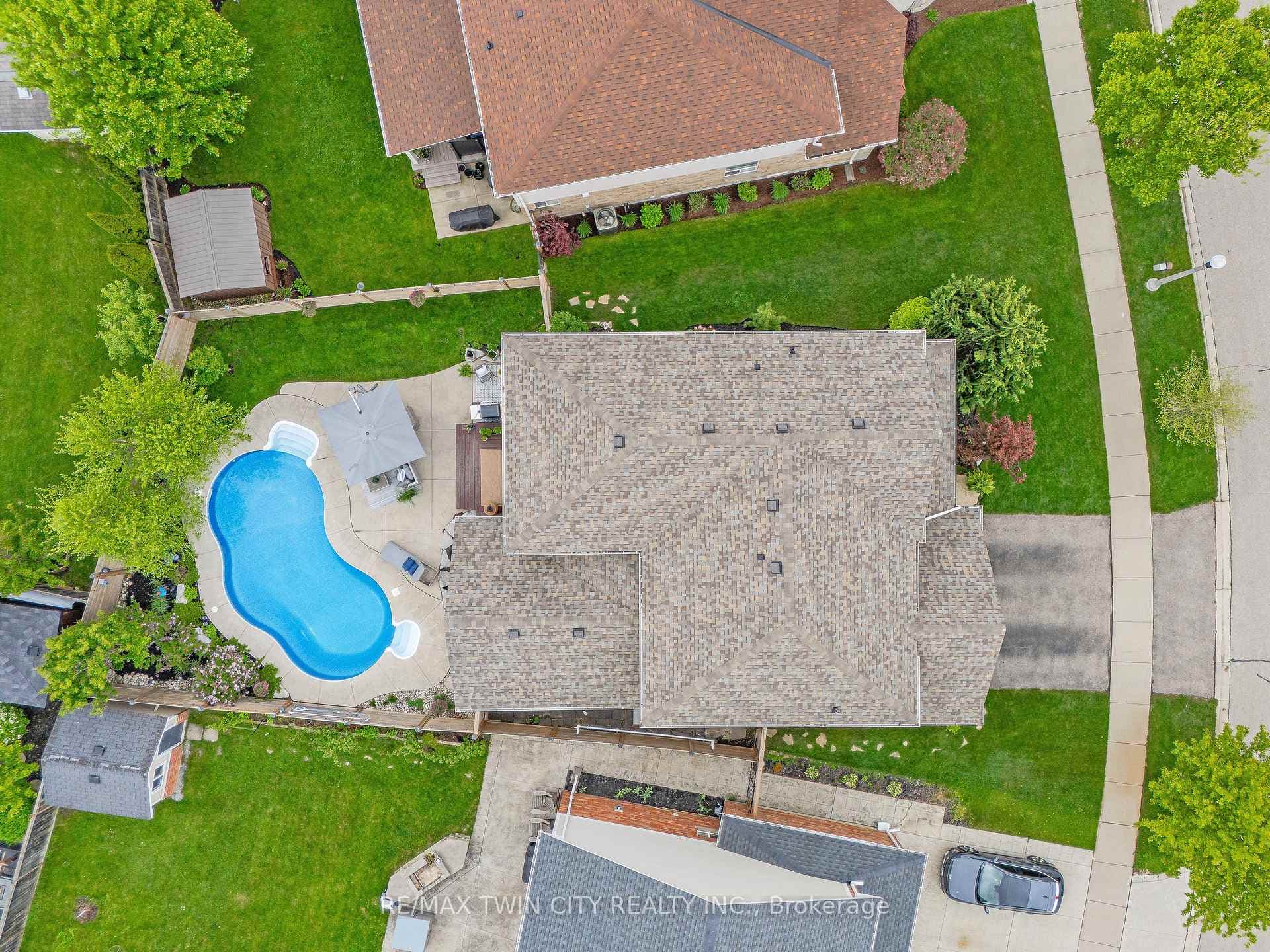 242 Waterbend Crescent photo 48