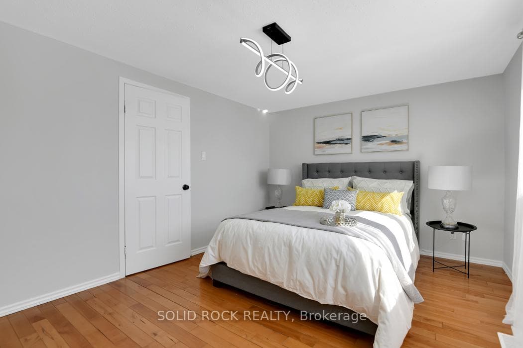 8 Shearer Crescent photo 20