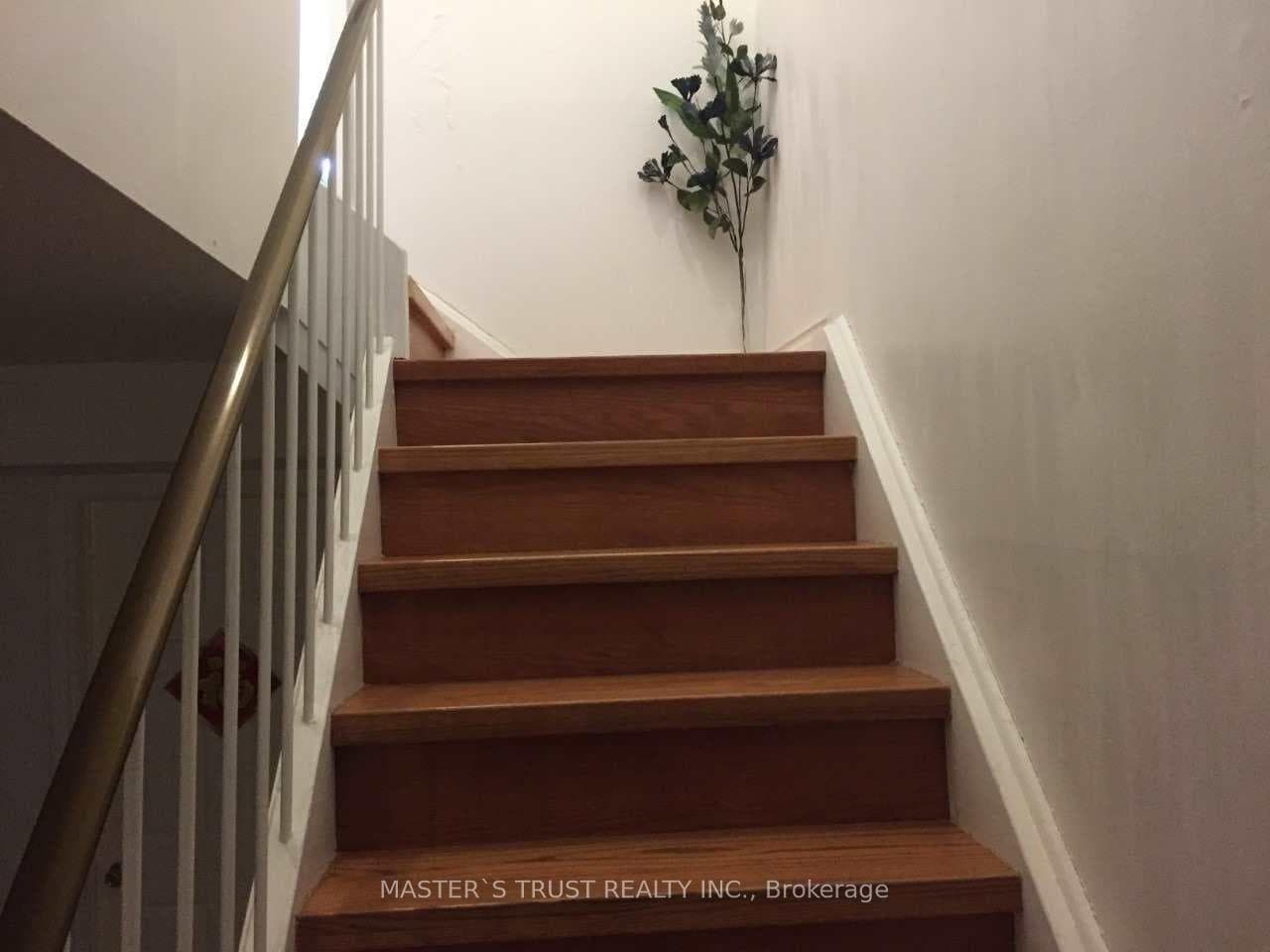 10 Esterbrooke Avenue Unit 35 photo 8
