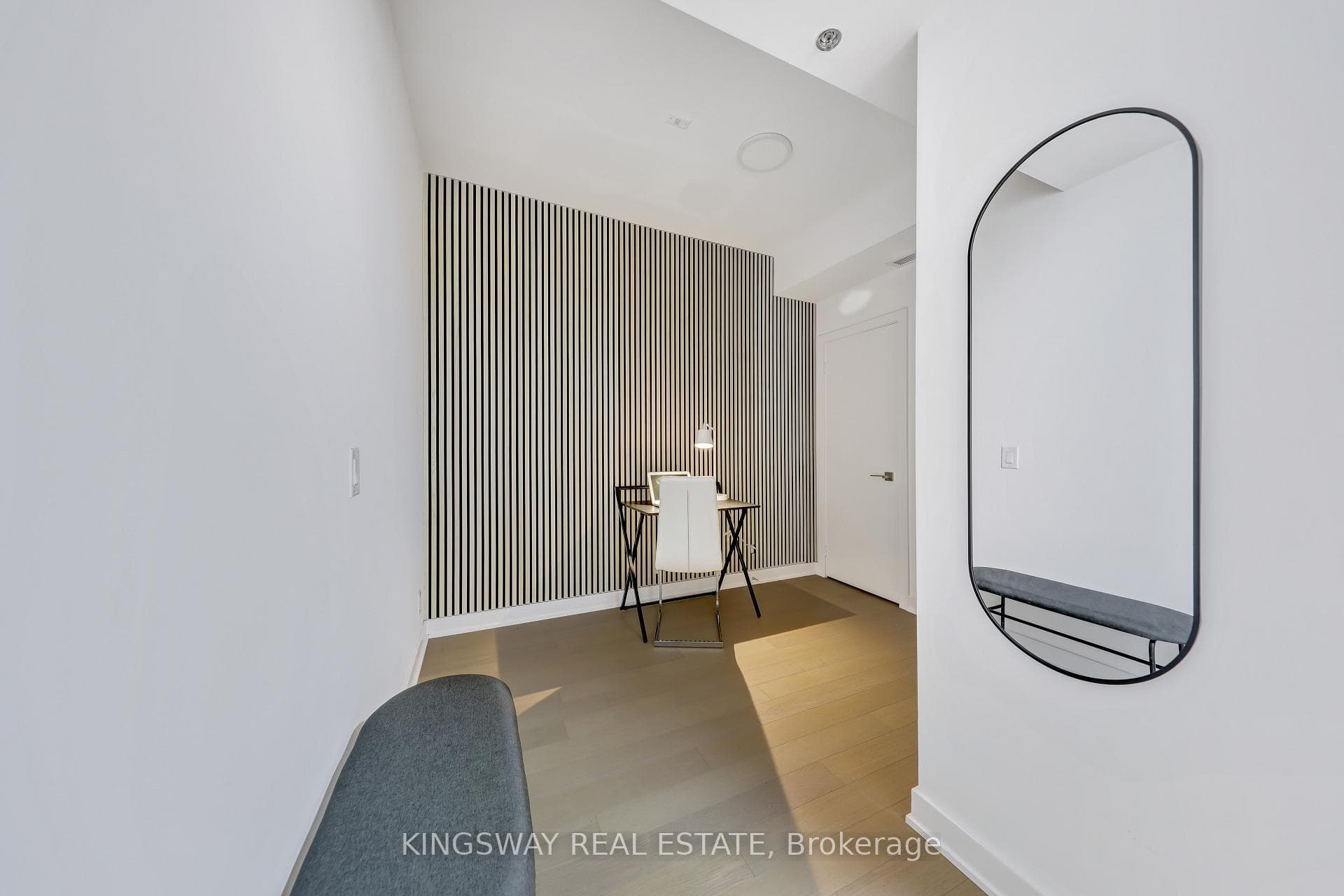 15 Beverley Street Unit 303 photo 16