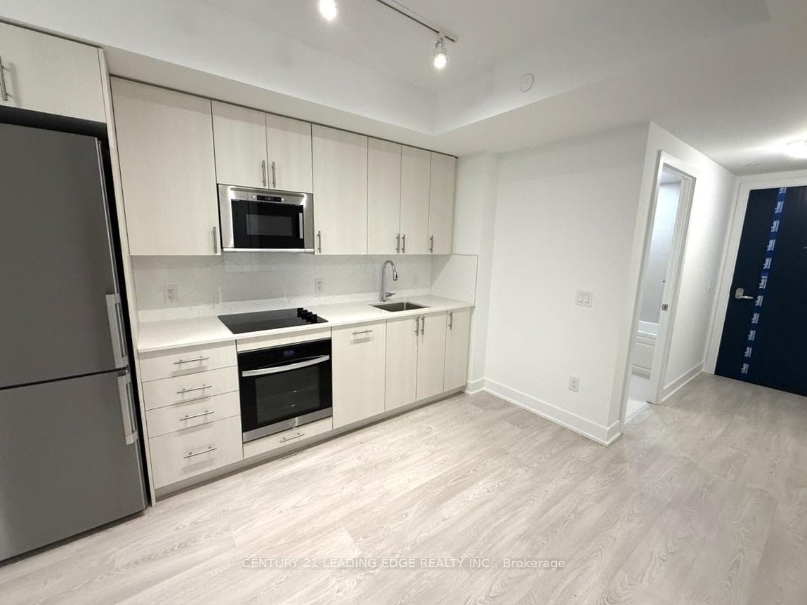 2545 Simcoe Street Unit 2203 photo 4