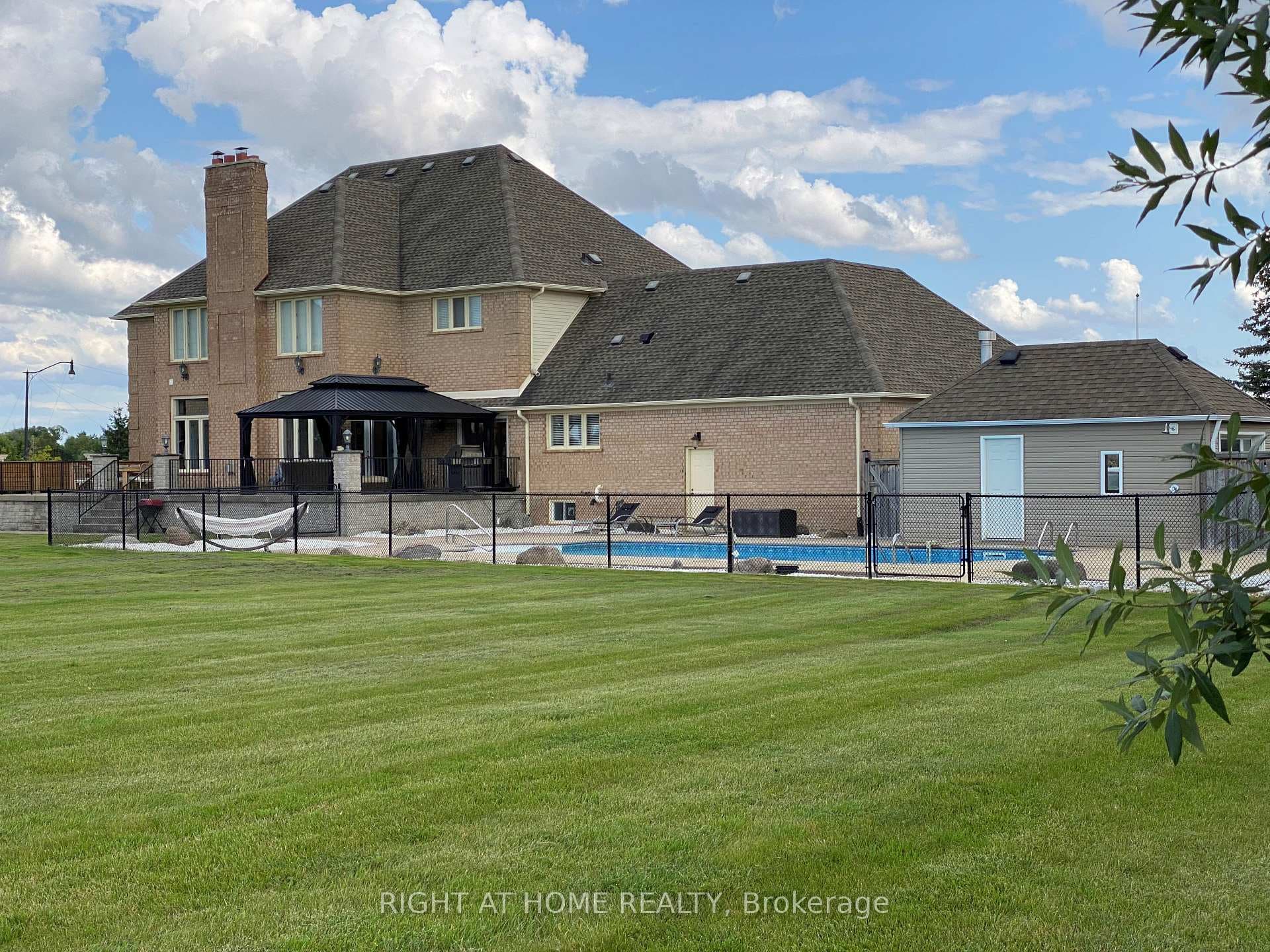 23 Fenton Way photo 4