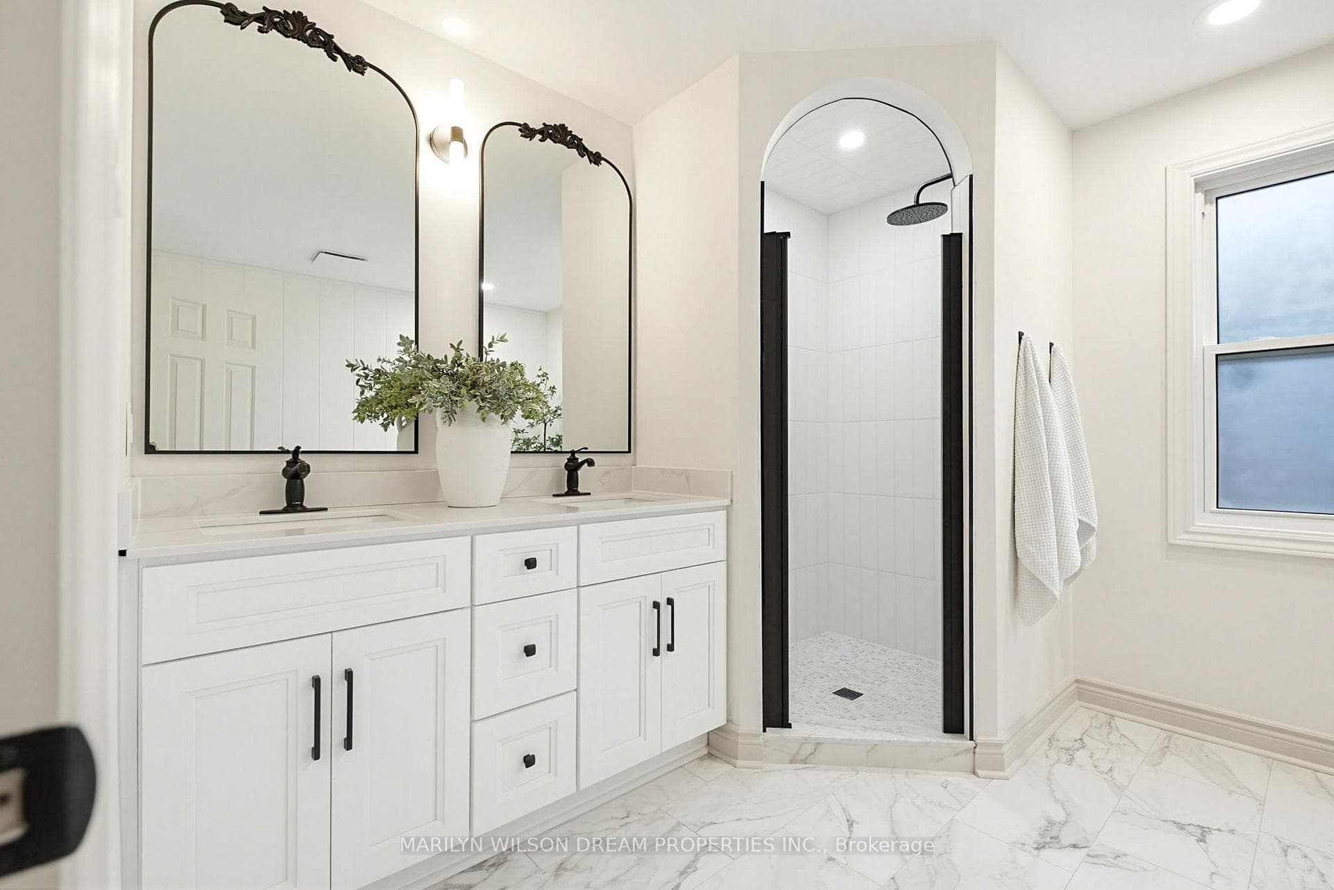 8 Belton Avenue photo 30