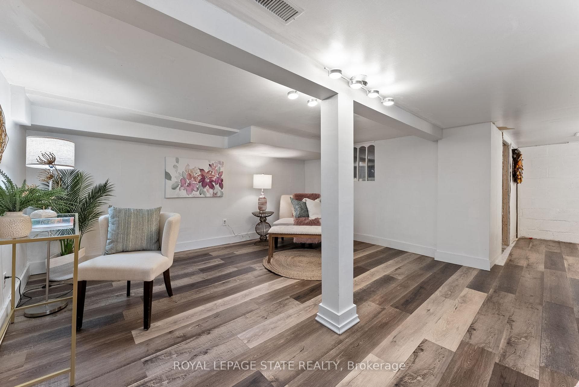 544 Mary Street photo 13