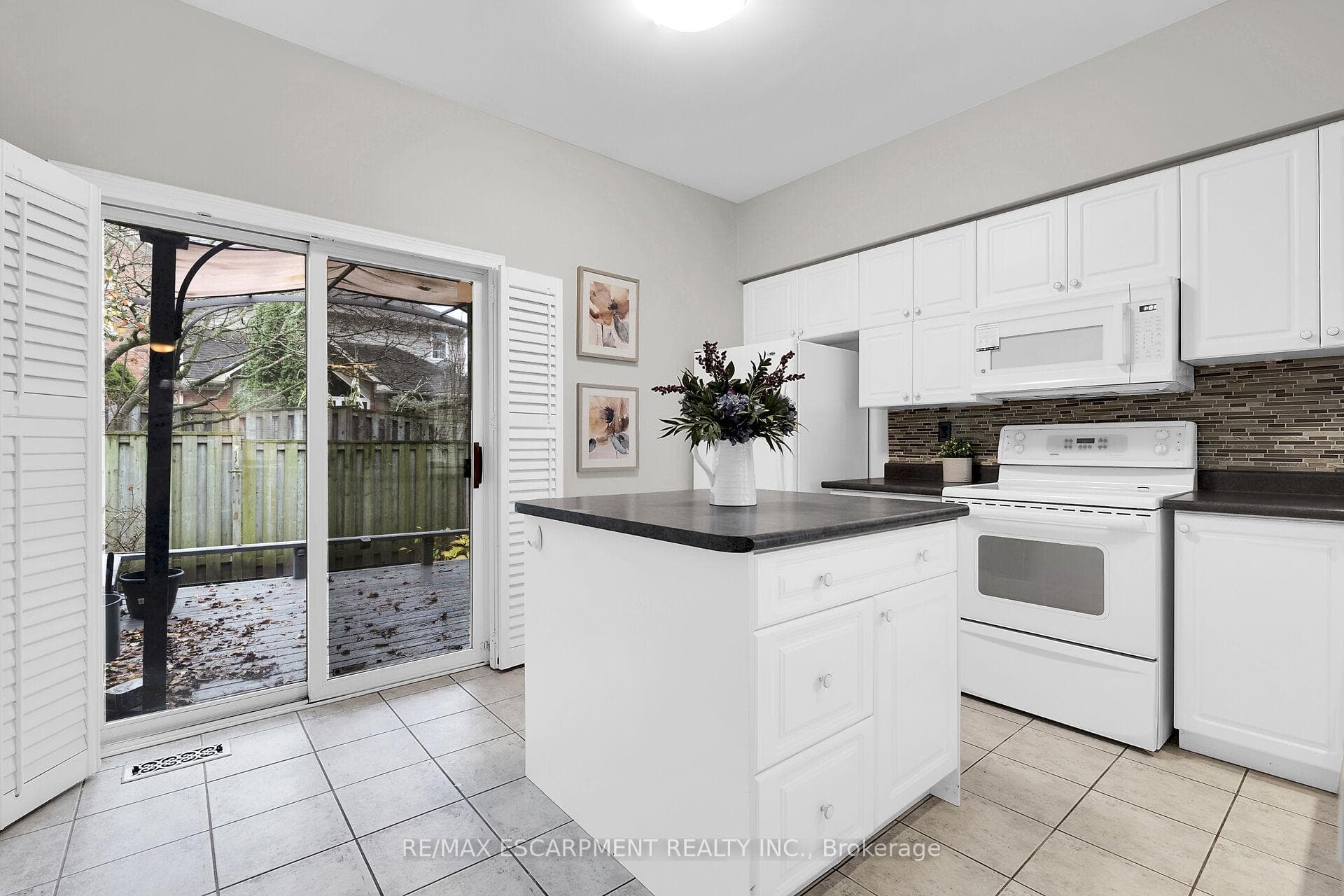 81 Valridge Drive Unit 8 photo 13