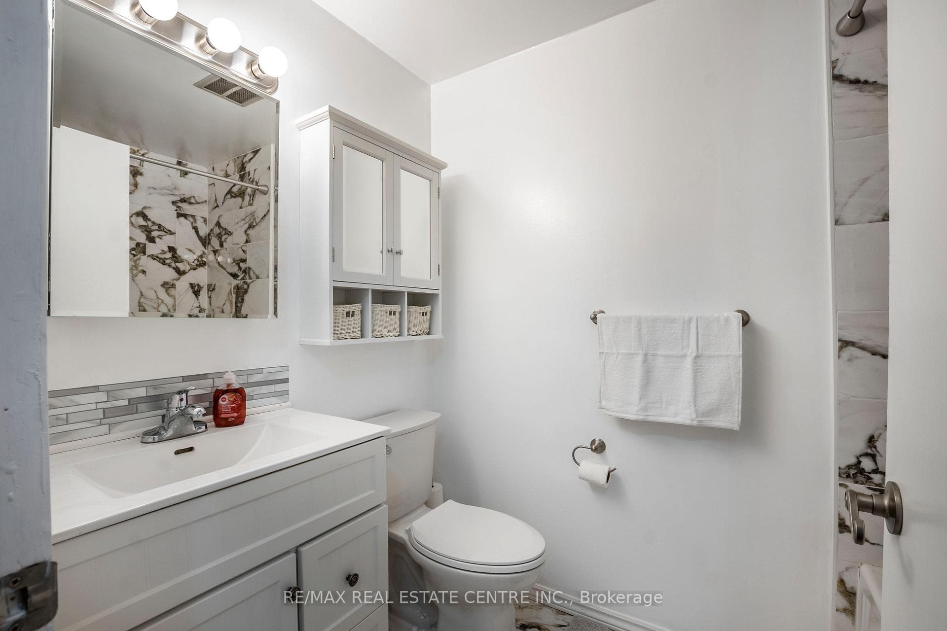 250 Satok Crescent Unit 18 photo 19