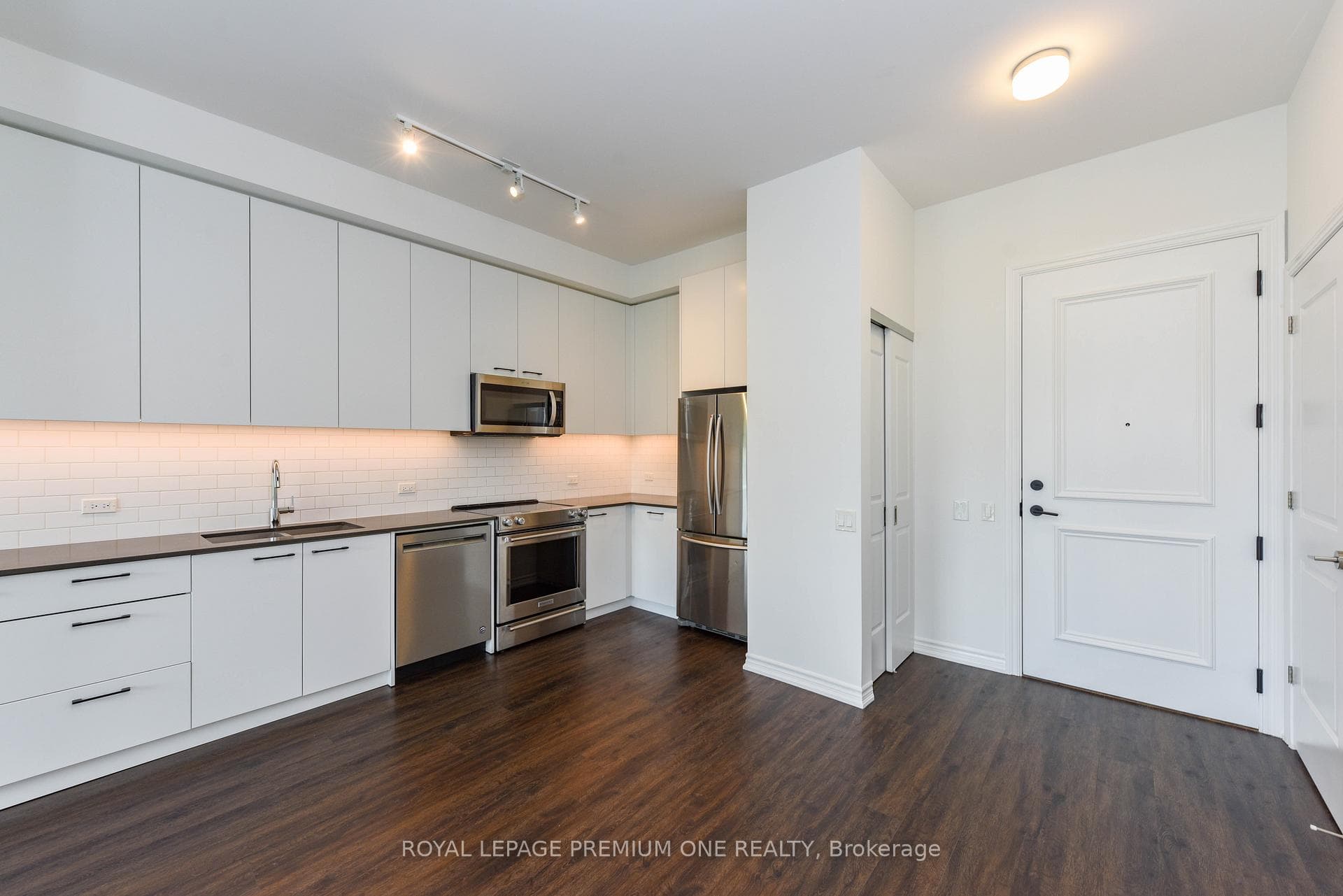 571 Prince Edward Drive Unit 303 photo 28