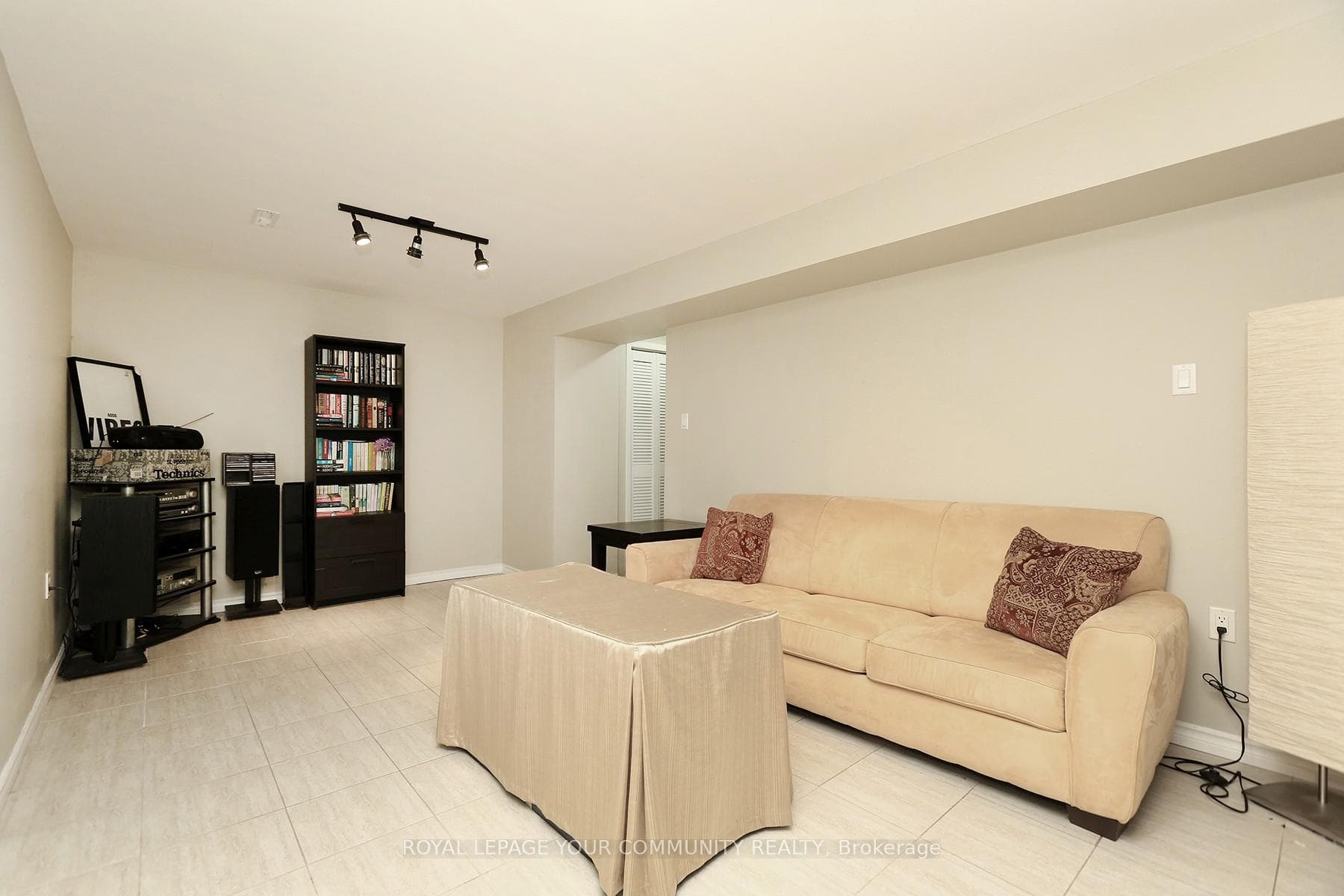 54 Henderson Drive photo 30