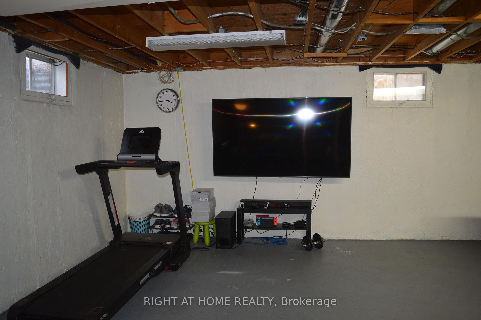 453 East Avenue photo 23