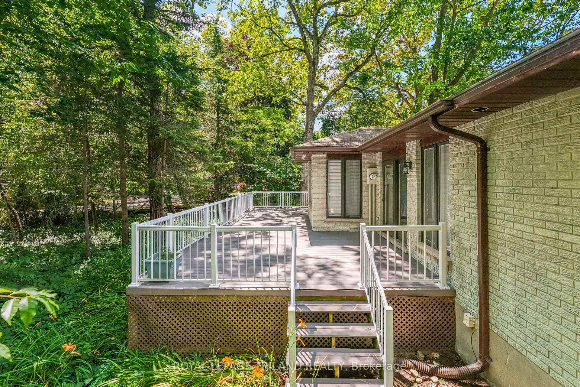 Northern entrance to start of deck